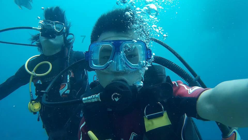 海南省举行青少年击剑比赛