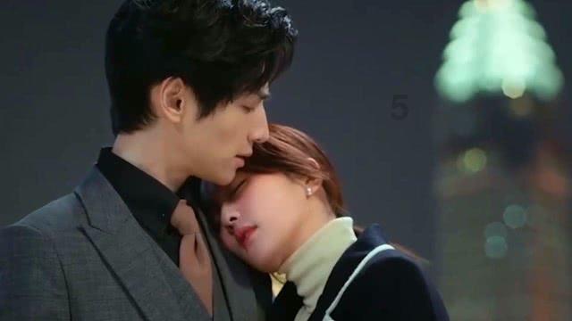 甜美奥莉吃甜点