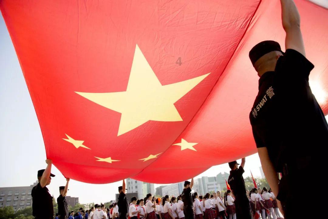 游牧民族创建帝国，仅仅是野蛮征服文明的行为吗？不对，这就是战争，土豪们赢