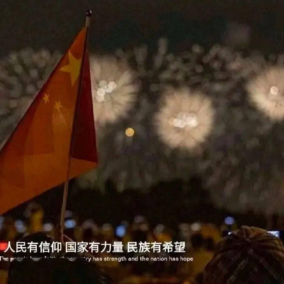 杭州街头遇见杜海涛!背影帅气,手牵沈梦辰,闲逛在一起