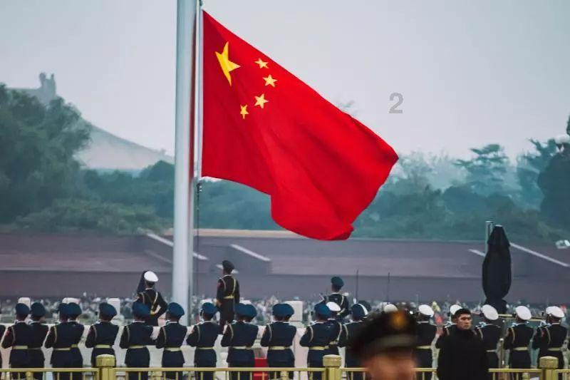 大型警车找轮胎