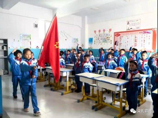 划龙舟吃粽子
