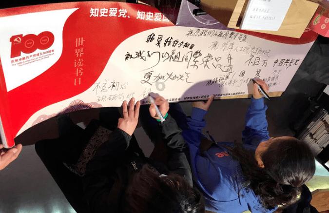 恩比德轰下70分刷新多项纪录，谁说大个子球员被边缘化了？