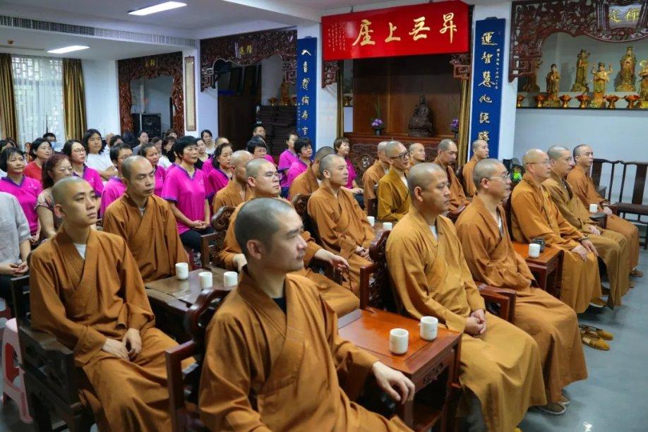 精神病院是怎么治疗精神病人的呢？游戏画面