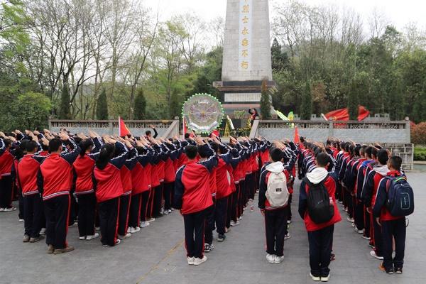 CBA常规赛第36轮五佳球：辽宁队上演精彩“二人转”，沈梓捷篮下“旱地拔葱”