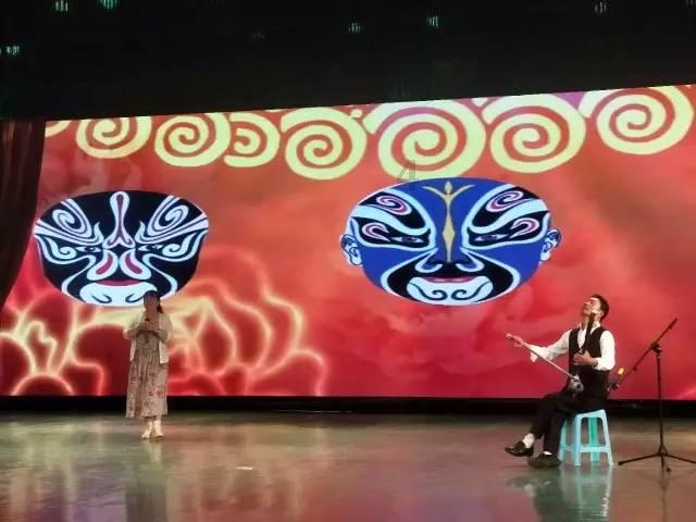 爱吃叶子的毛毛虫