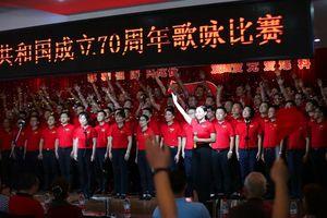 部下尖锐批评谭震林:我喊报告,老蒋还给我还礼,你却没起身!