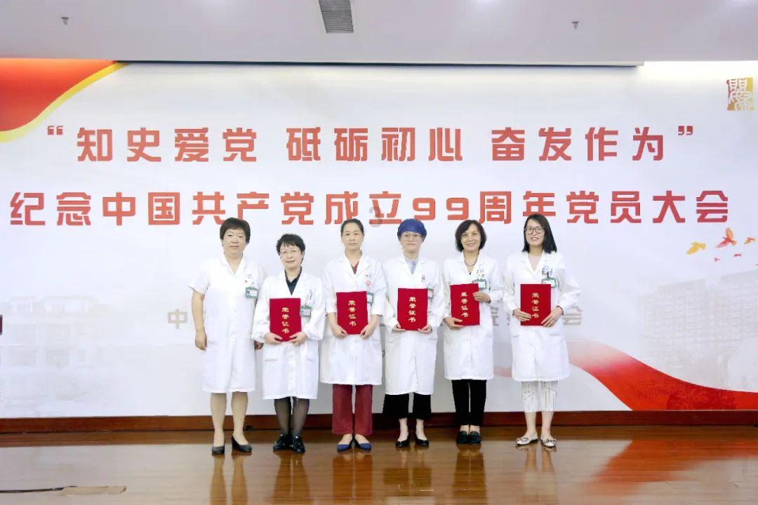 逃离部落洞穴