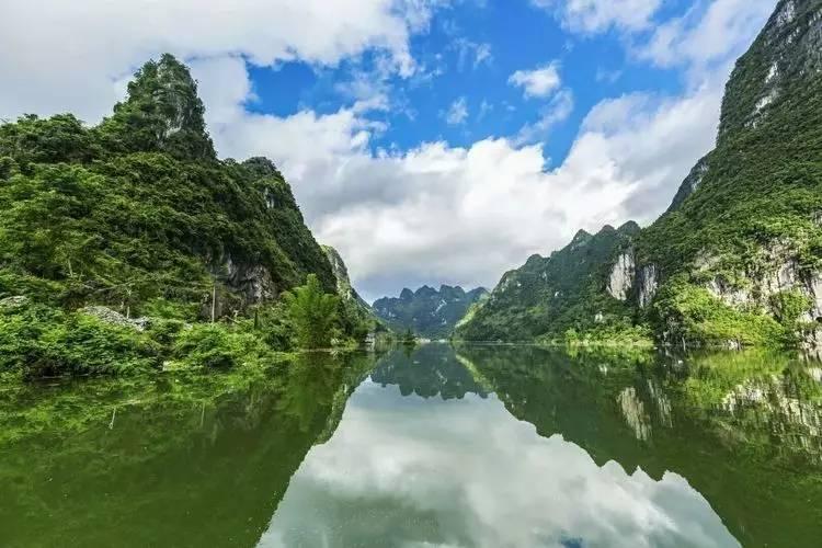 《英雄联盟》峡谷之巅报名时间介绍