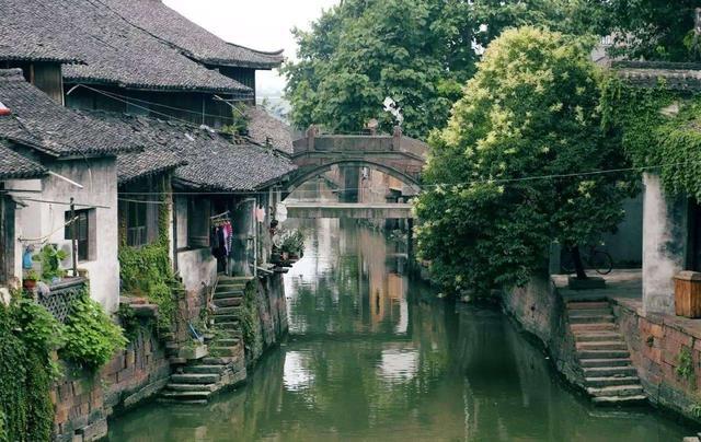 小摩：下调福耀玻璃评级至“中性” 目标价降至34港元