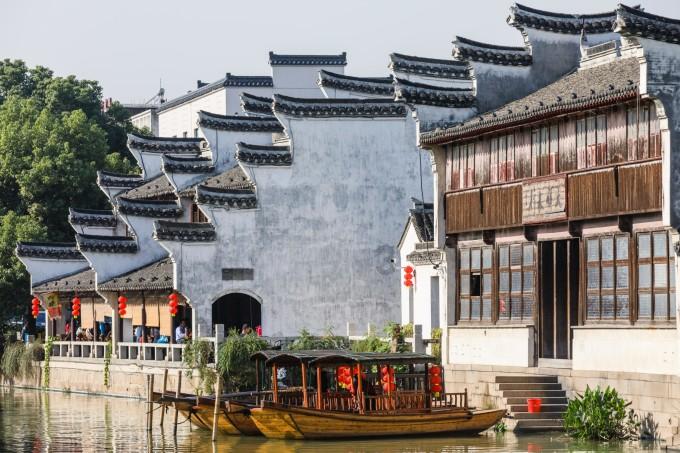 加强干部作风能力和效能政府建设 在推进自贸港建设中勇挑重担多作贡献