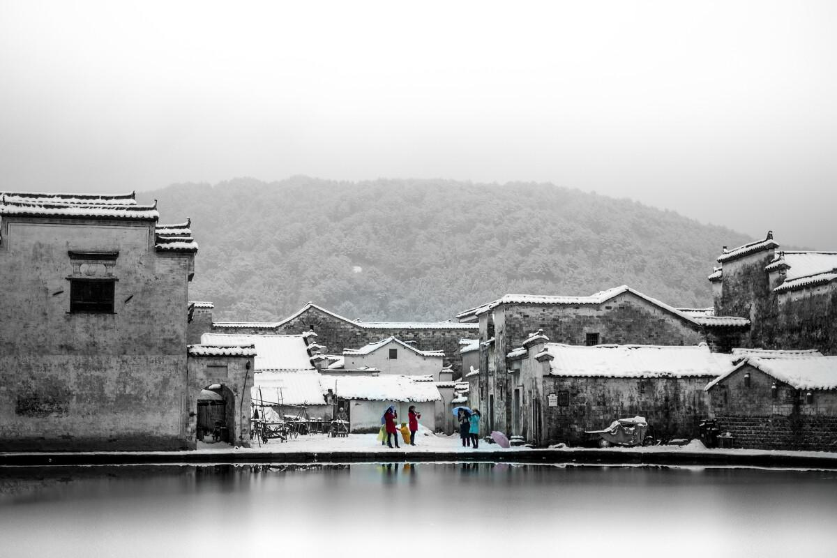 朋友们，100块钱可以买到哪些快乐？游戏画面