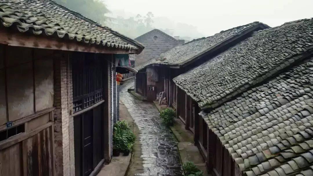 夫妻l一方去世，房产证更名给配偶，还需要交税吗？游戏画面