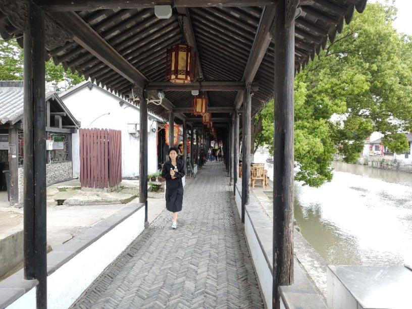 逃出郊外露营地