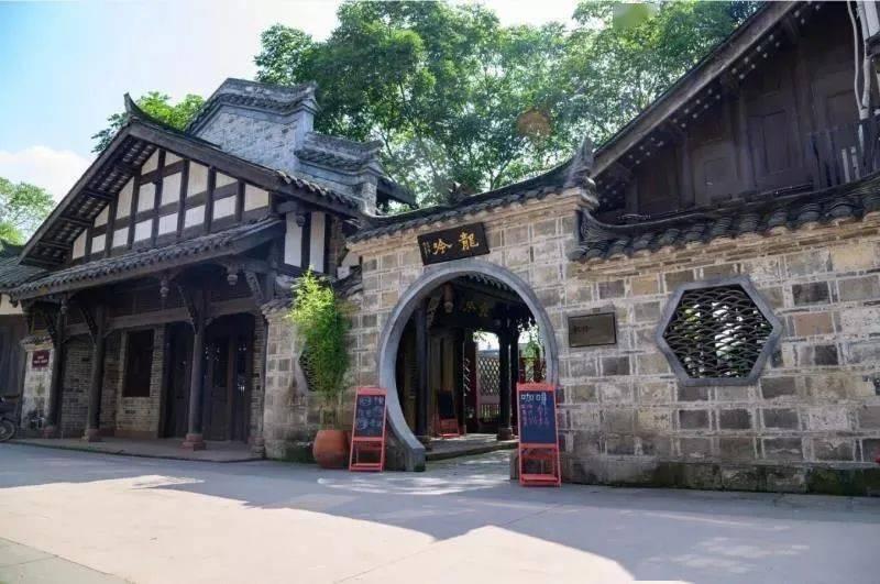 解读福特探险者,优惠可达1.5万,标配2.3T动力,家用值得选吗?
