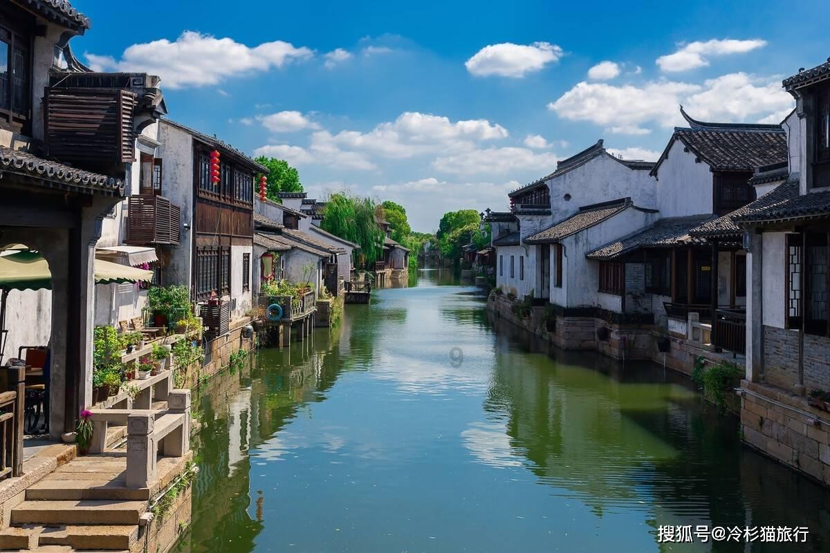鹏华基金:14只空仓基金躺赢多数同行,鹏华弘信A跑赢基准20.2%