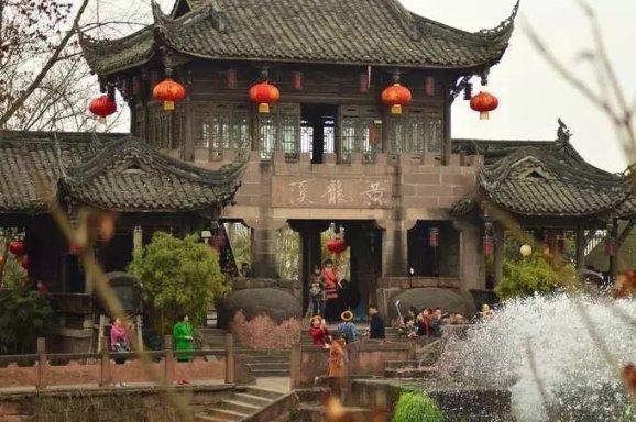 可爱的女生解救