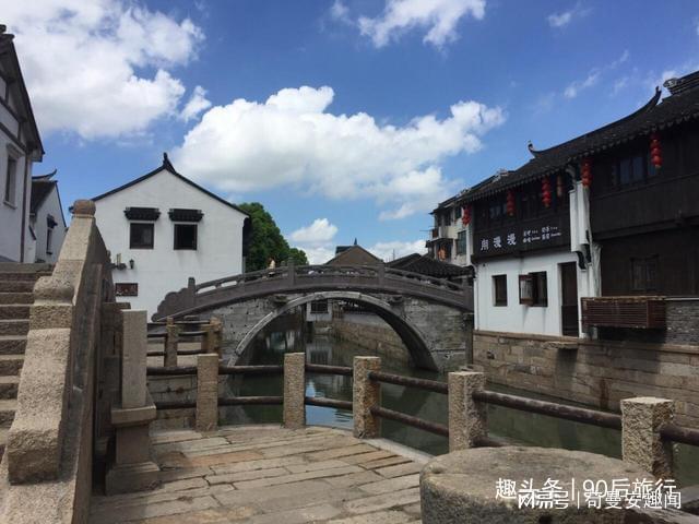 僵尸过人行道