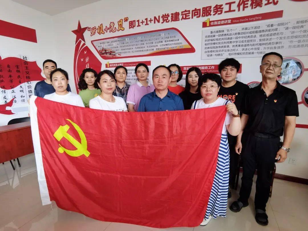 北京大一路运营银隆18米纯电动公交